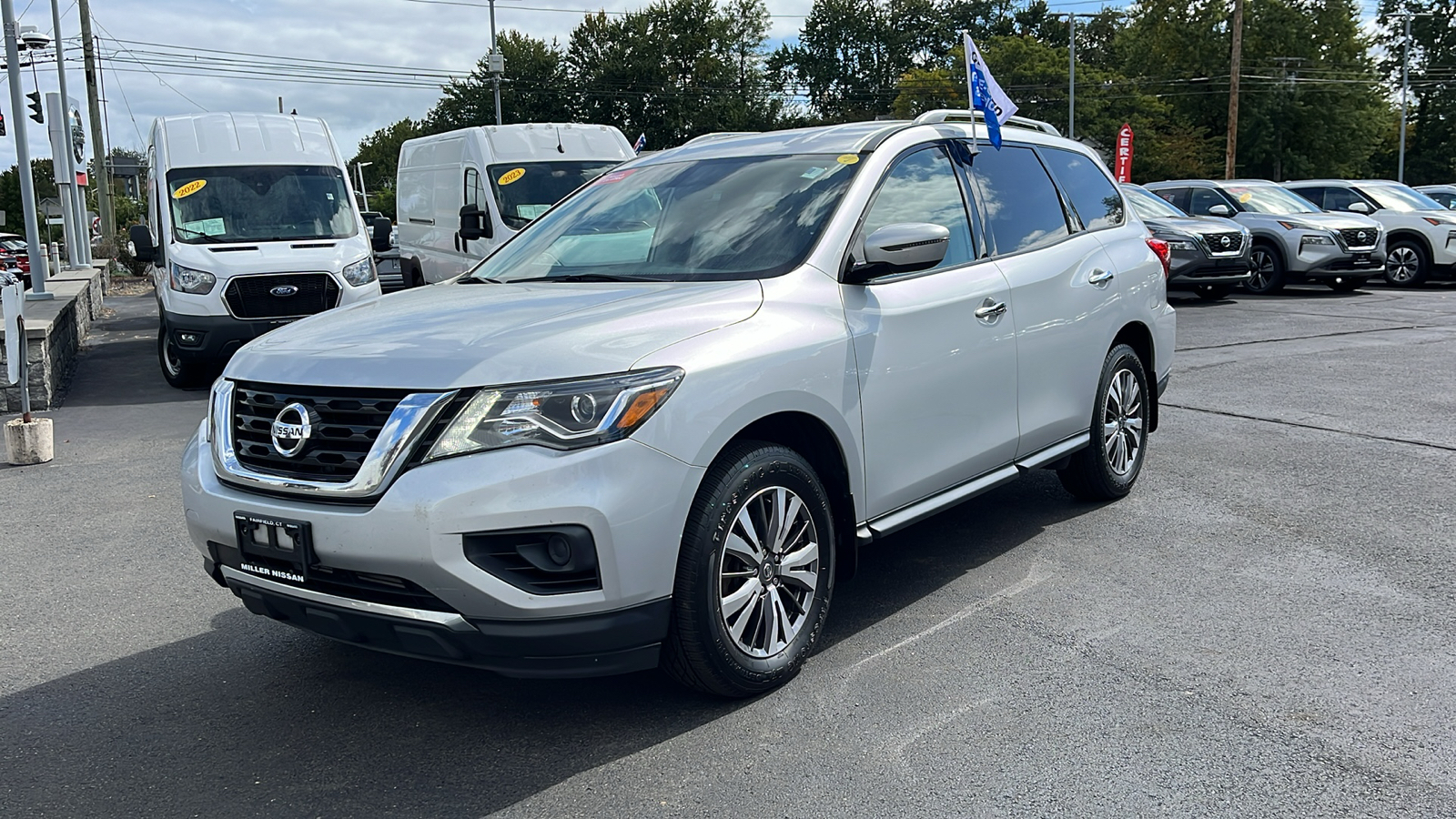 2020 Nissan Pathfinder S 7