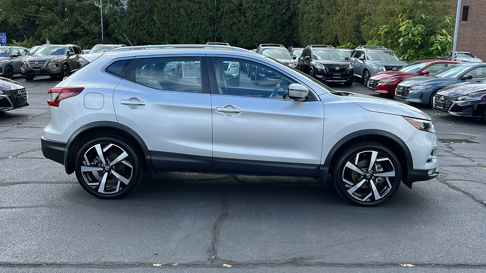 2021 Nissan Rogue Sport SL 2