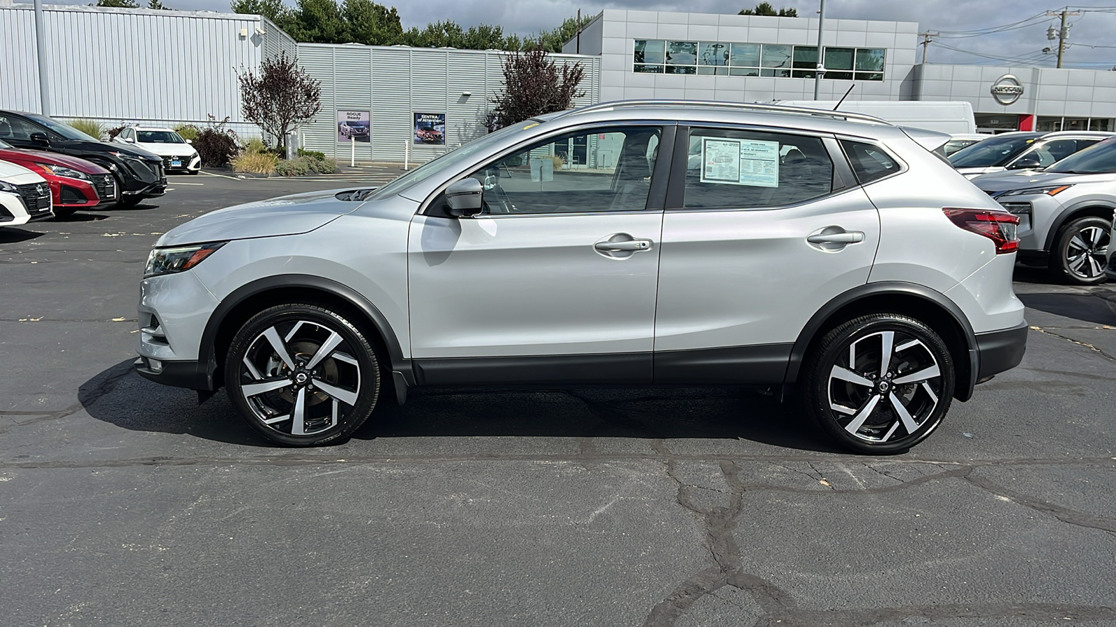 2021 Nissan Rogue Sport SL 6