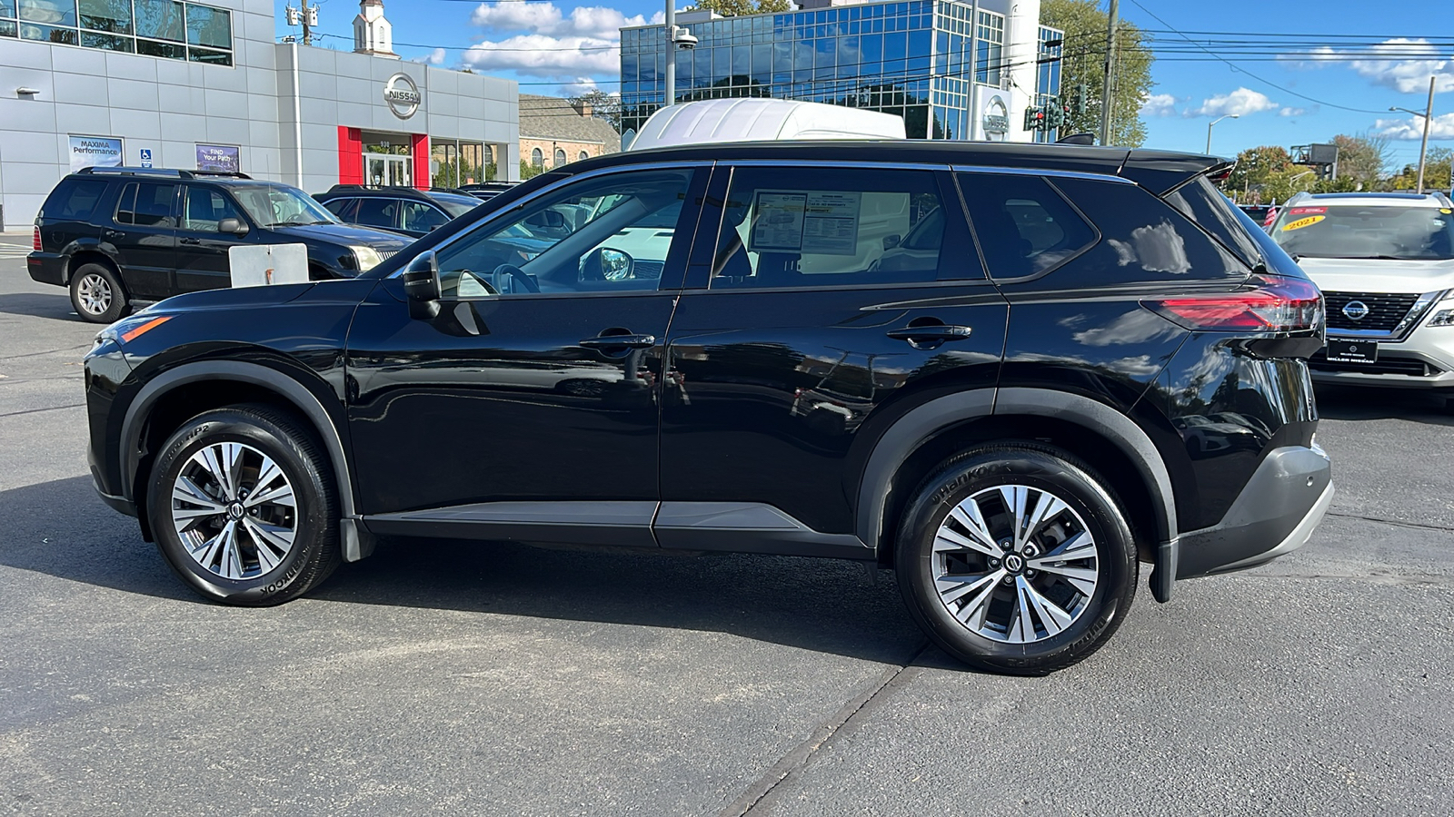 2021 Nissan Rogue SV 6