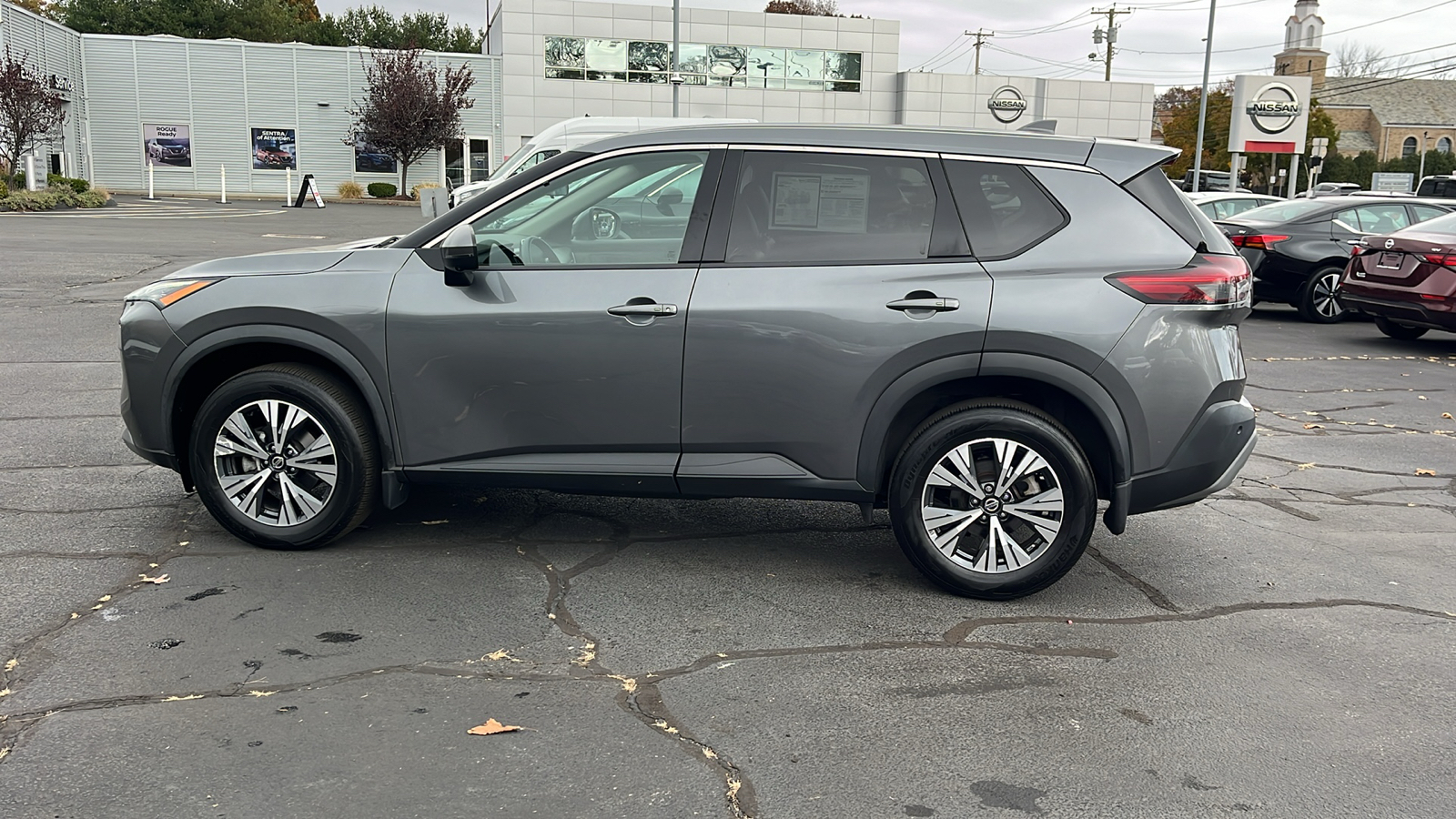 2021 Nissan Rogue SV 6