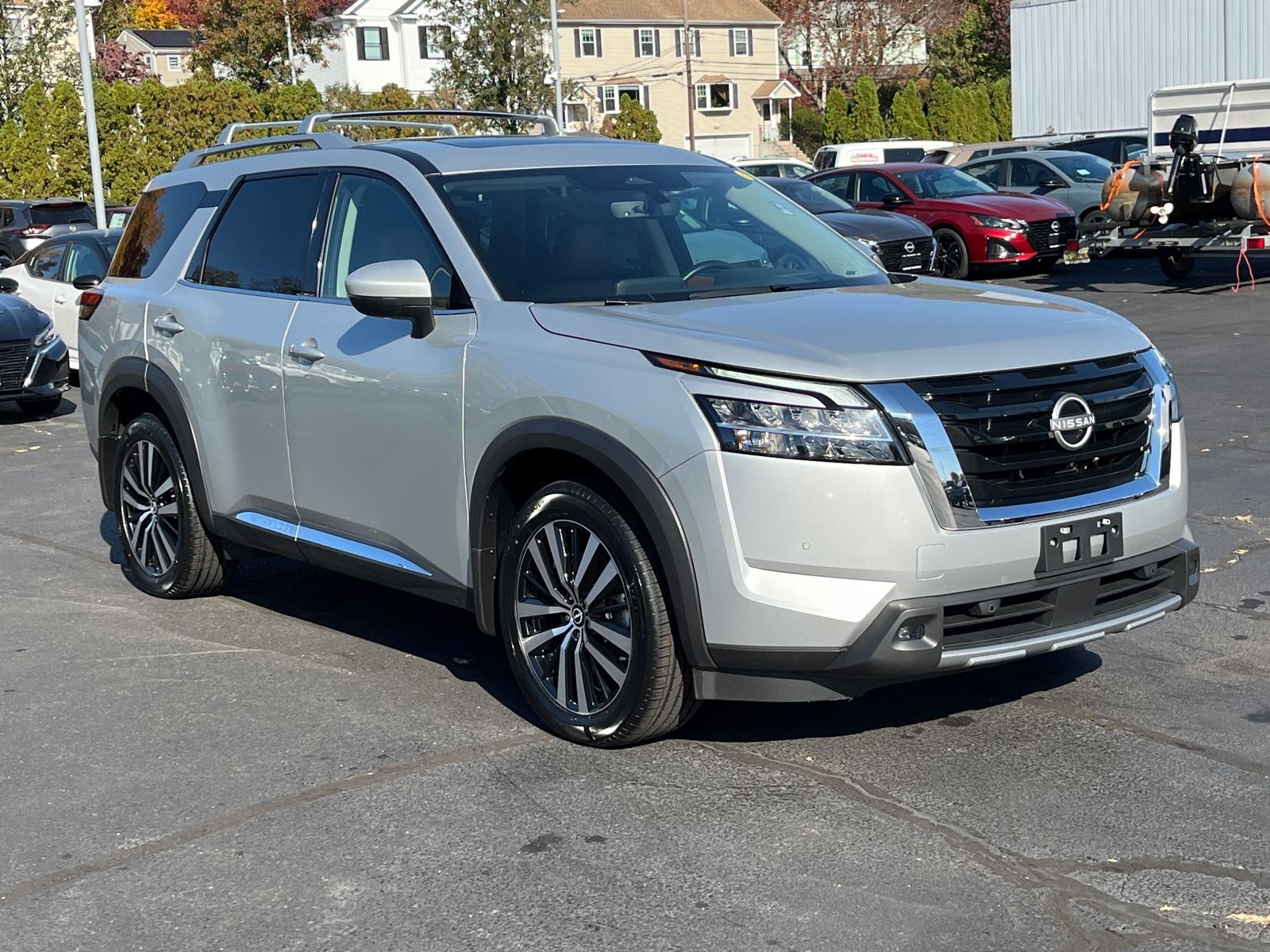 2023 Nissan Pathfinder Platinum 1