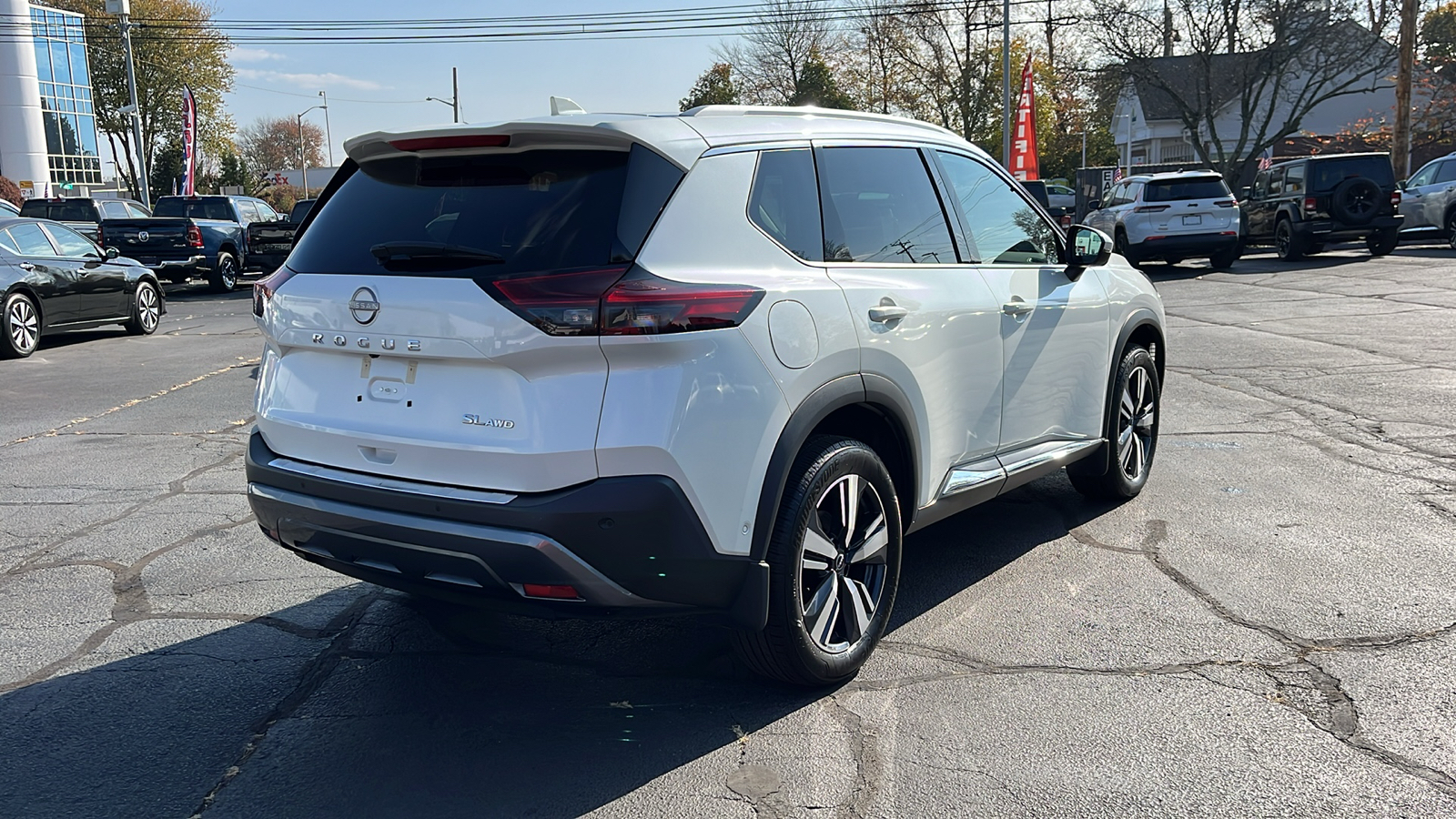 2023 Nissan Rogue SL 3