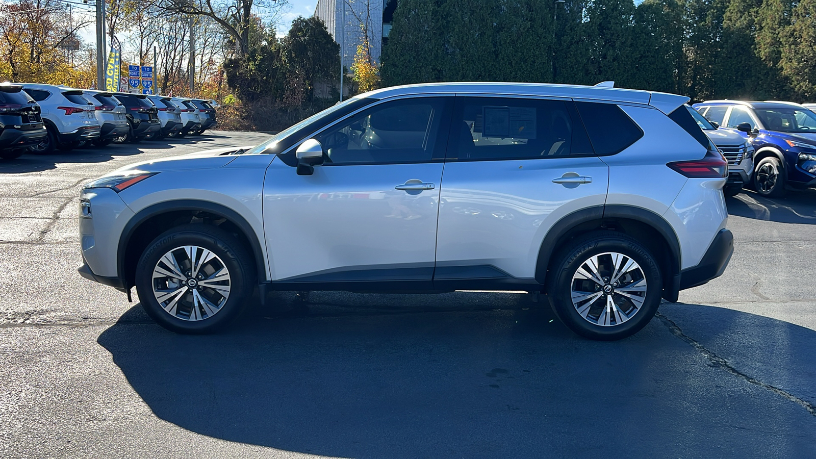 2021 Nissan Rogue SV 6