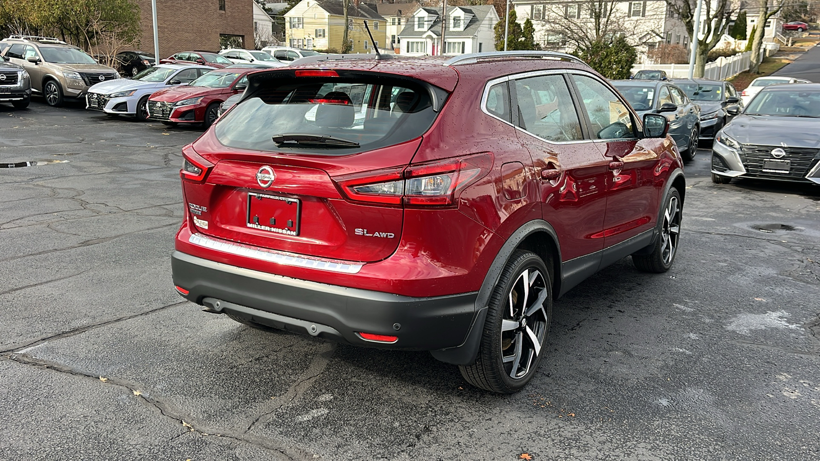 2022 Nissan Rogue Sport SL 3