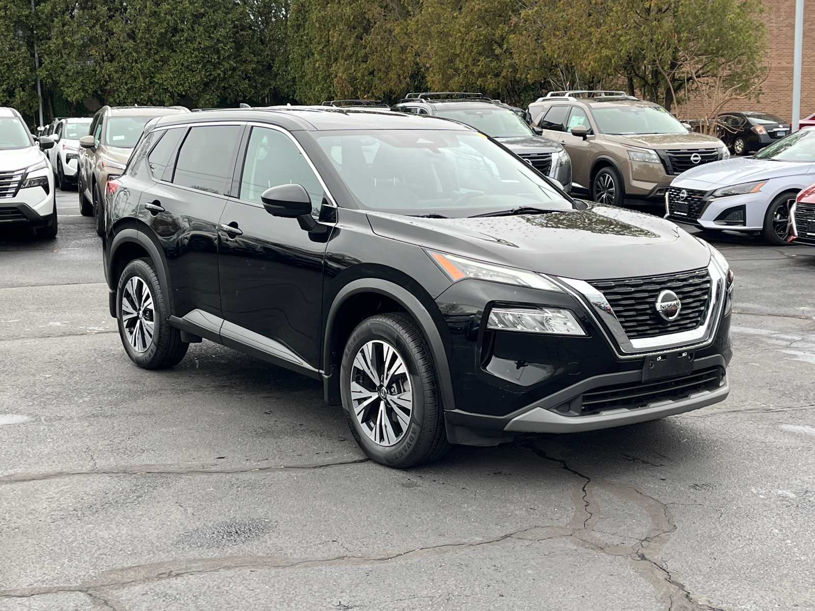 2021 Nissan Rogue SV 1