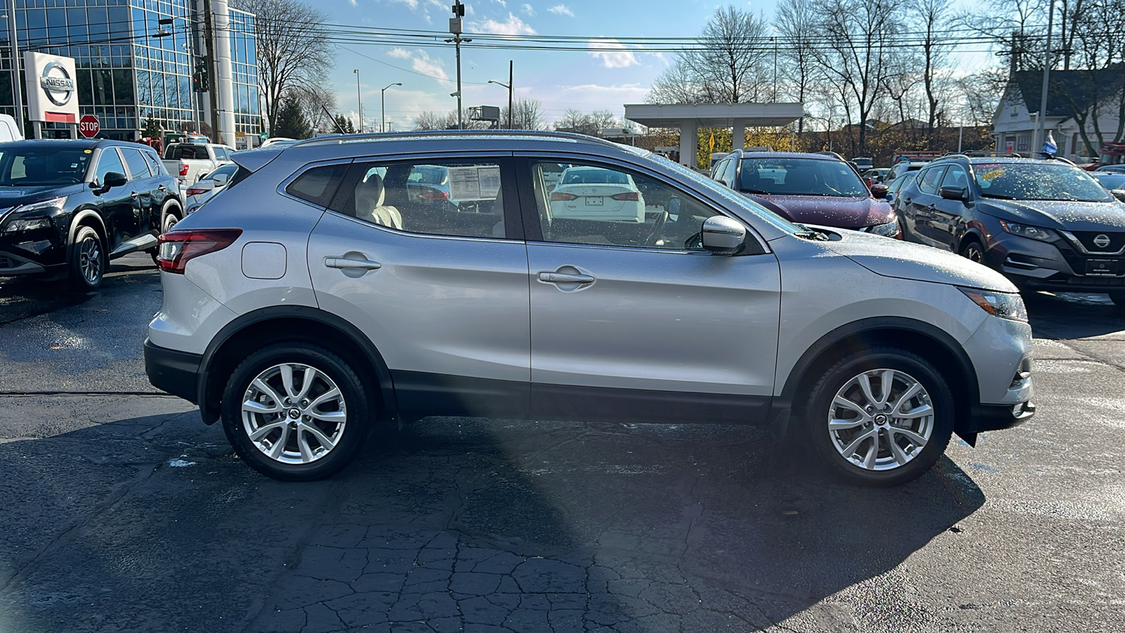 2021 Nissan Rogue Sport SV 2