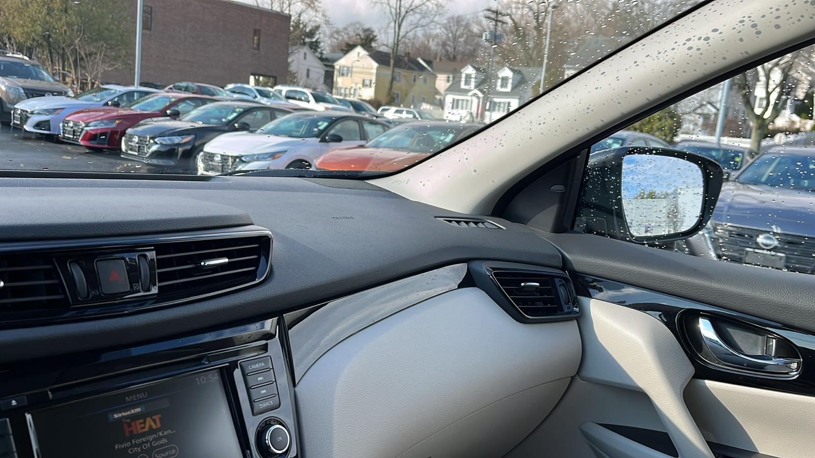 2021 Nissan Rogue Sport SV 22