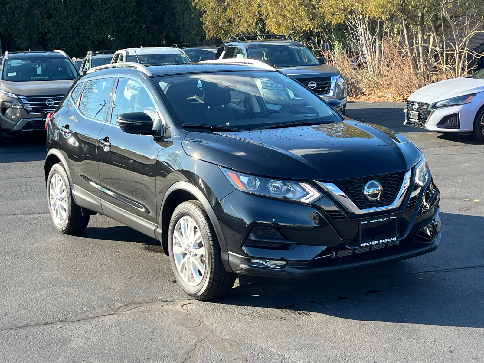 2021 Nissan Rogue Sport SV 1