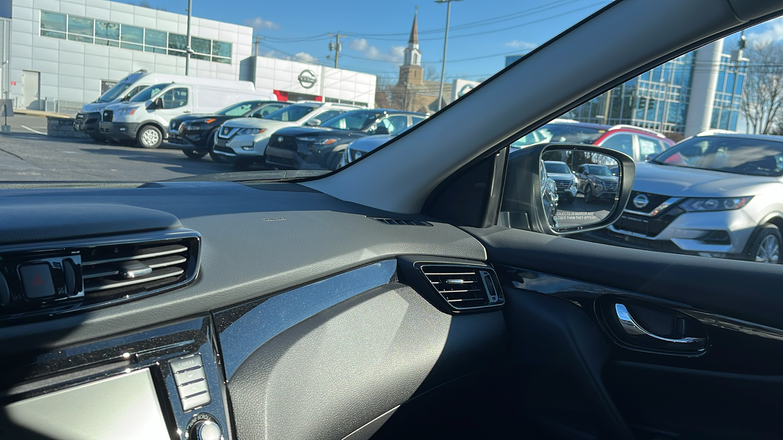 2021 Nissan Rogue Sport SV 22