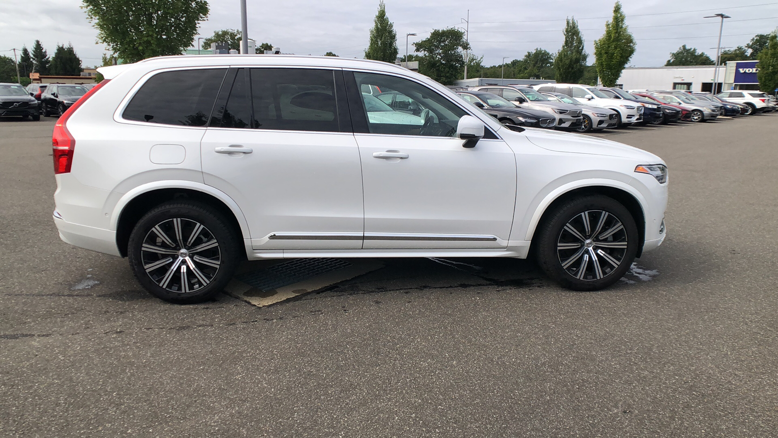 2024 Volvo XC90 Plus Bright Theme 8