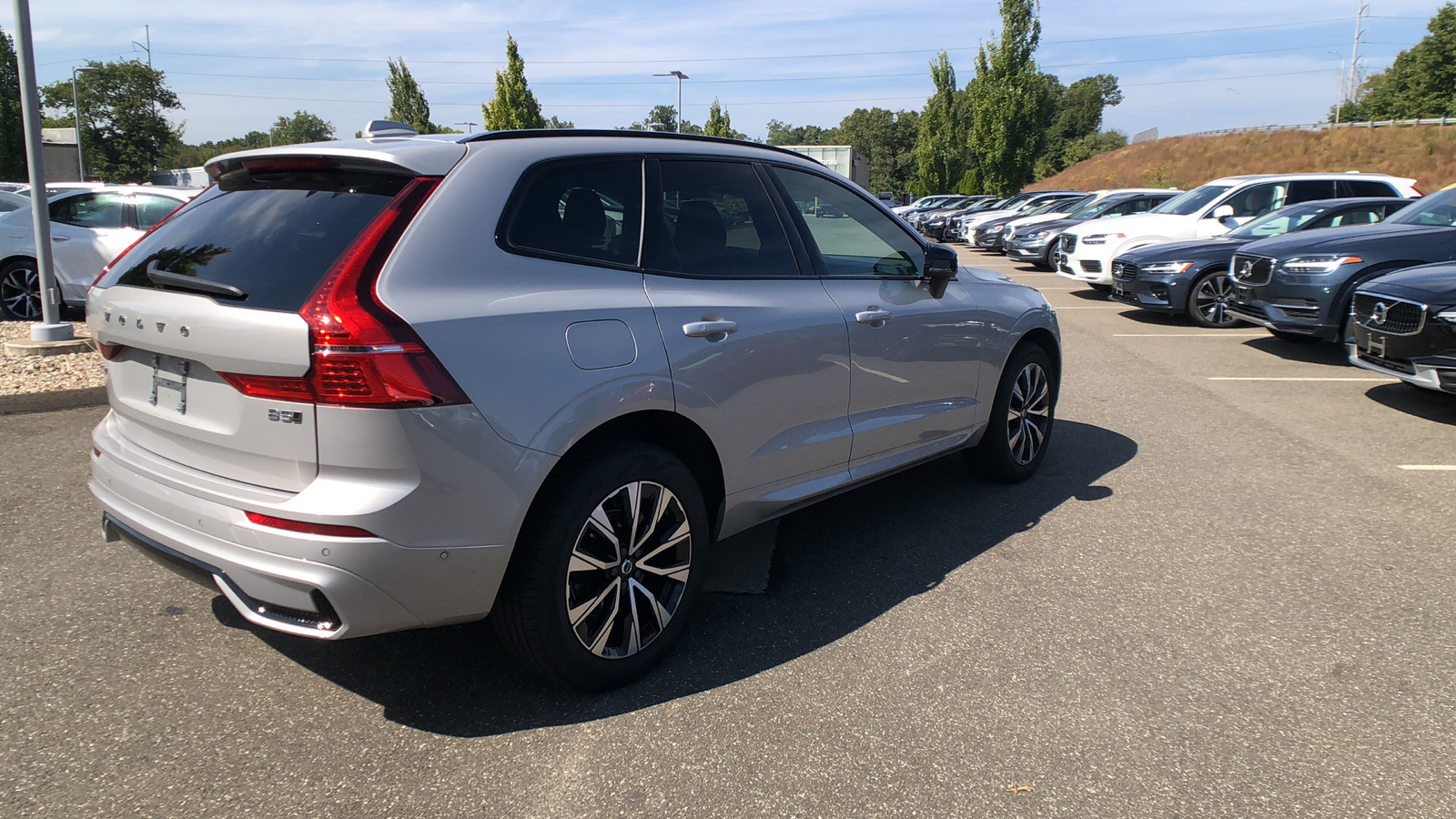 2023 Volvo XC60 Plus Dark Theme 7