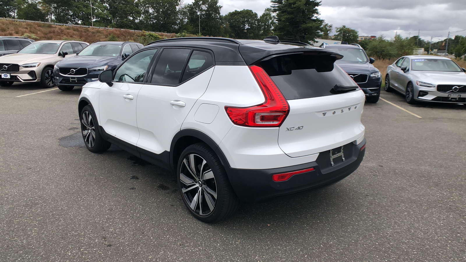 2021 Volvo XC40  5