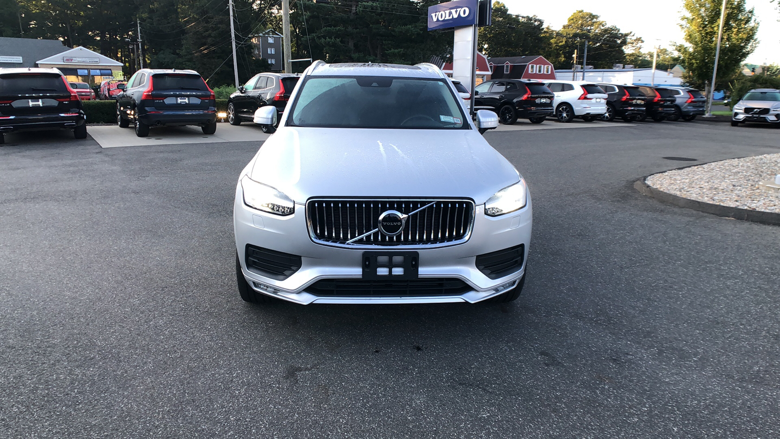 2021 Volvo XC90 Momentum 2