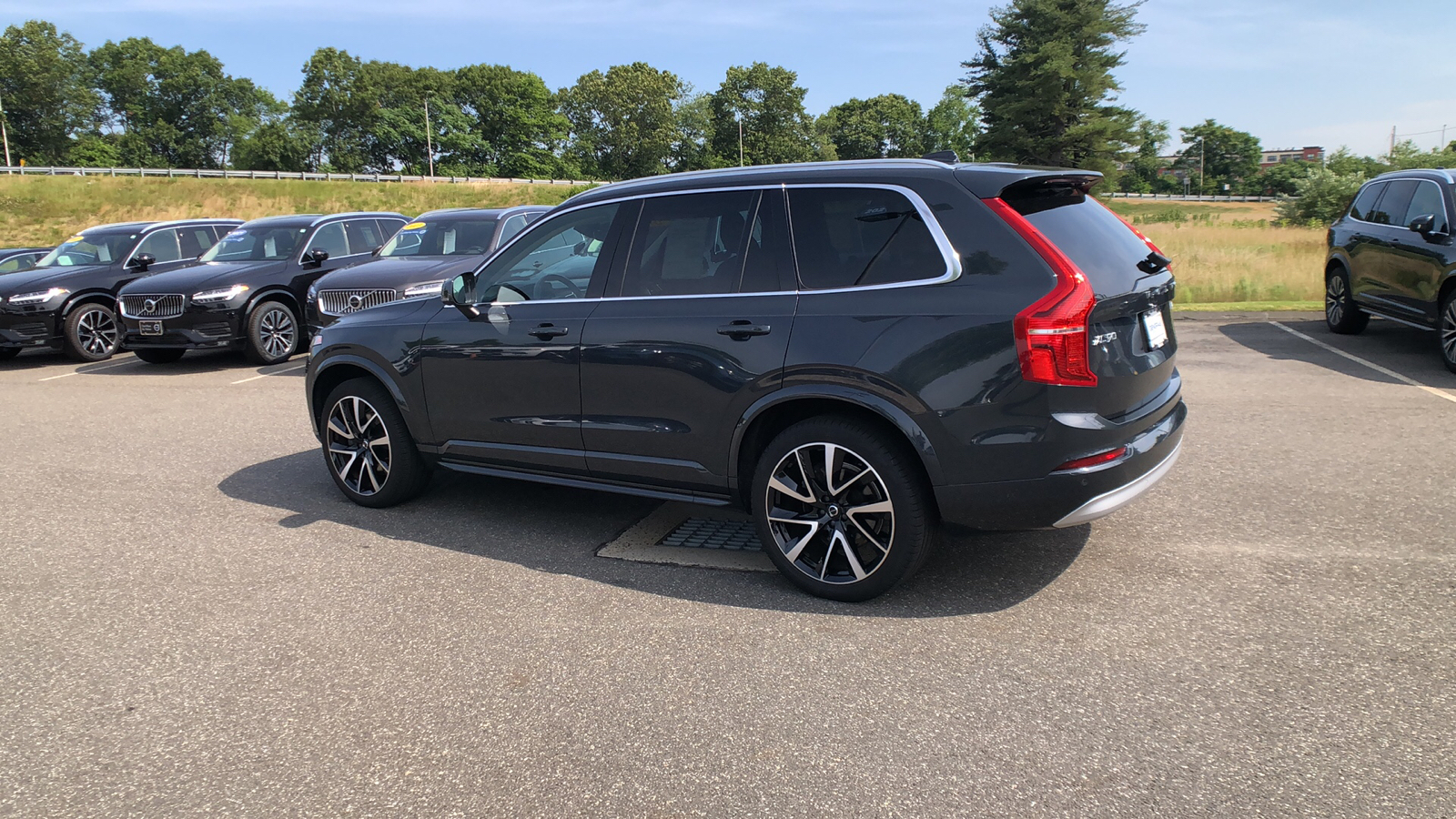 2022 Volvo XC90 Momentum 6