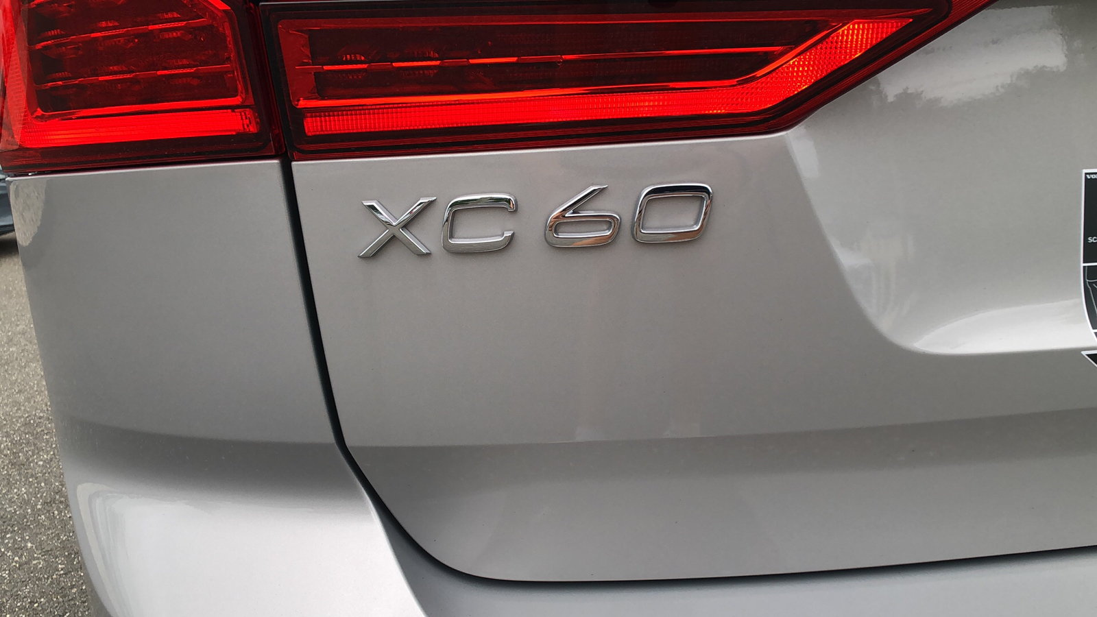 2025 Volvo XC60 Plug-In Hybrid Ultra 18