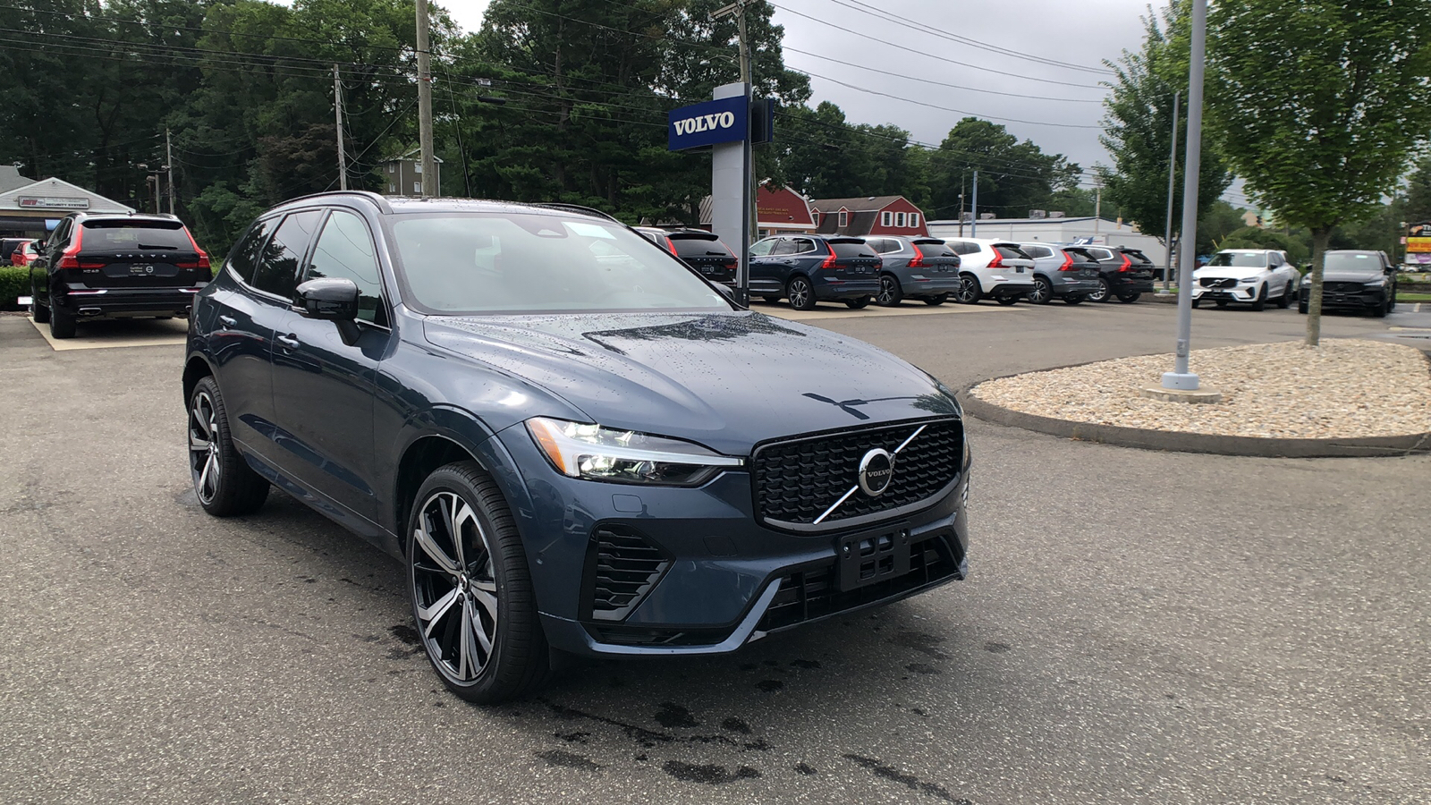 2025 Volvo XC60 Plug-In Hybrid Ultra 1