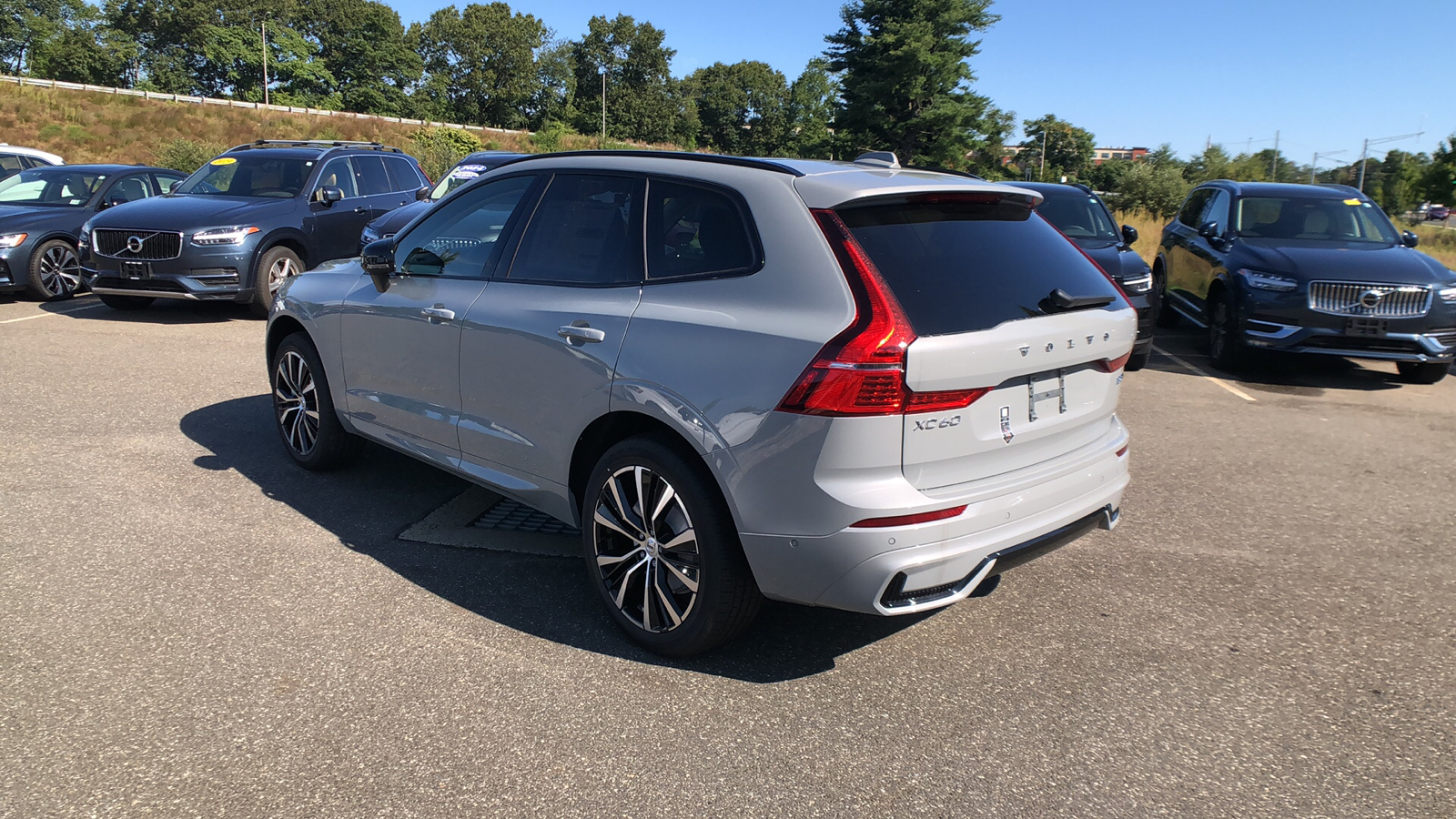 2025 Volvo XC60 Plus 5