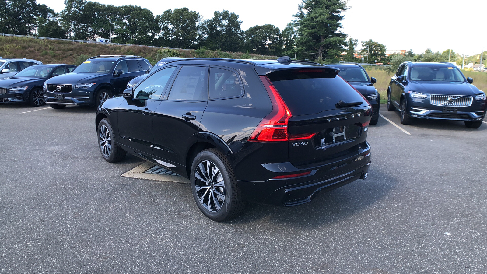 2025 Volvo XC60 Plus 5