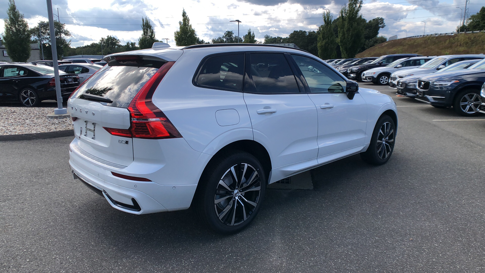 2025 Volvo XC60 Plus 7