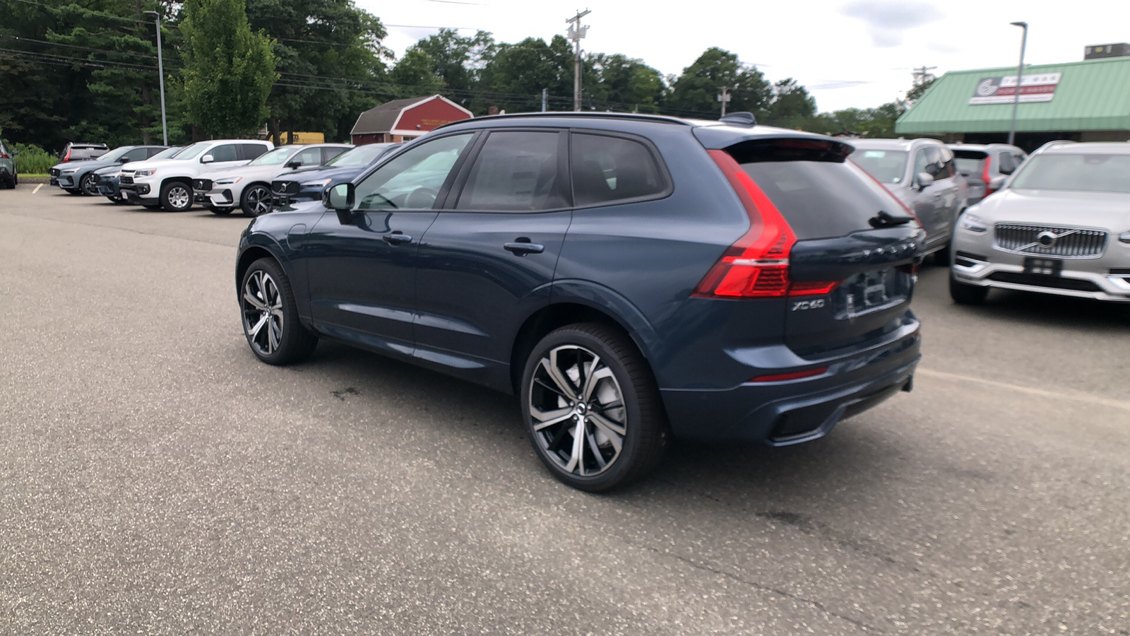 2025 Volvo XC60 Plug-In Hybrid Ultra 6