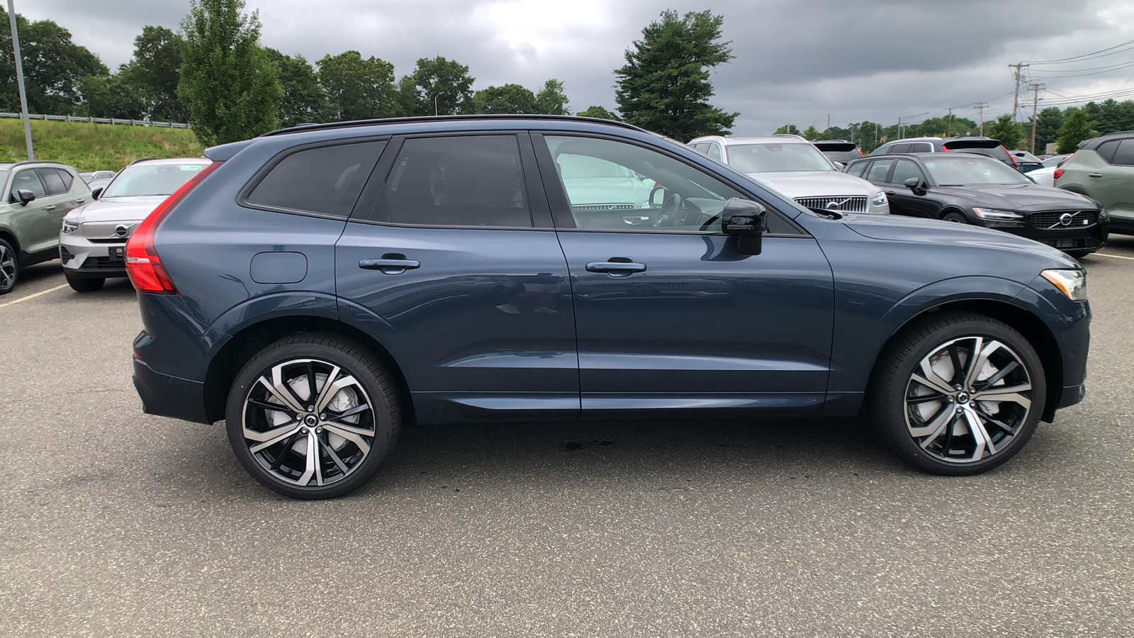 2025 Volvo XC60 Plug-In Hybrid Ultra 11