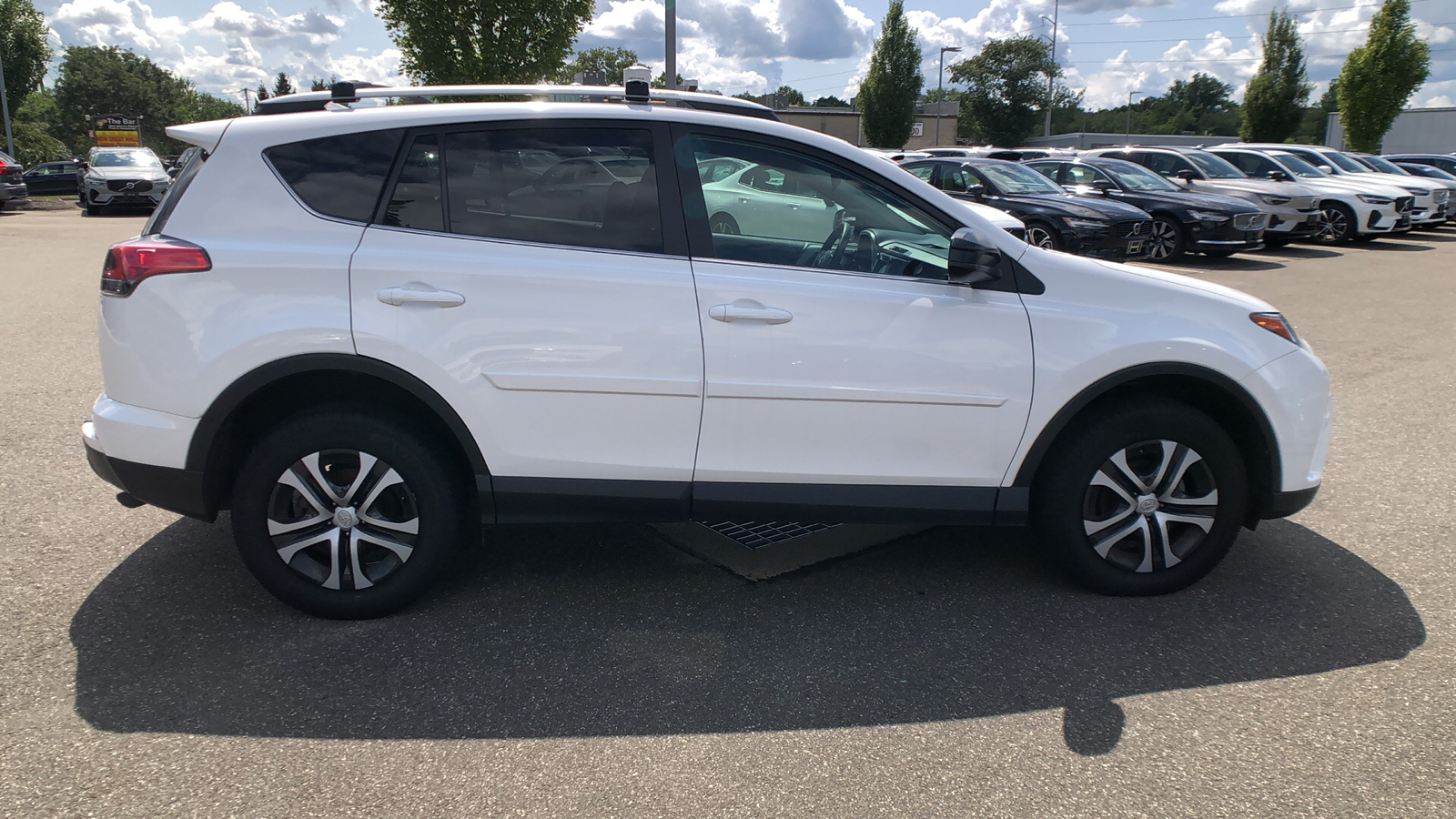 2018 Toyota RAV4 LE 8