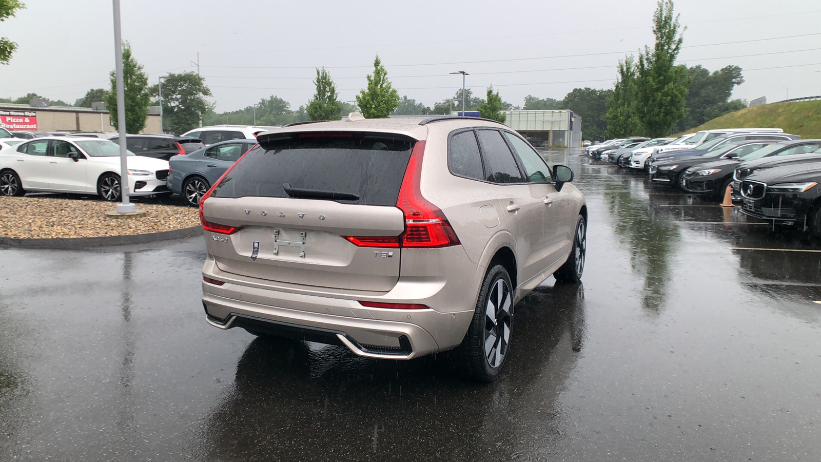 2025 Volvo XC60 Plug-In Hybrid Plus 9