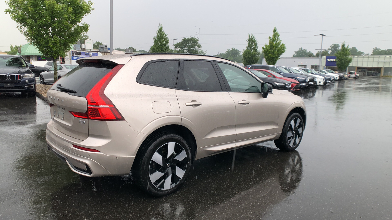 2025 Volvo XC60 Plug-In Hybrid Plus 10