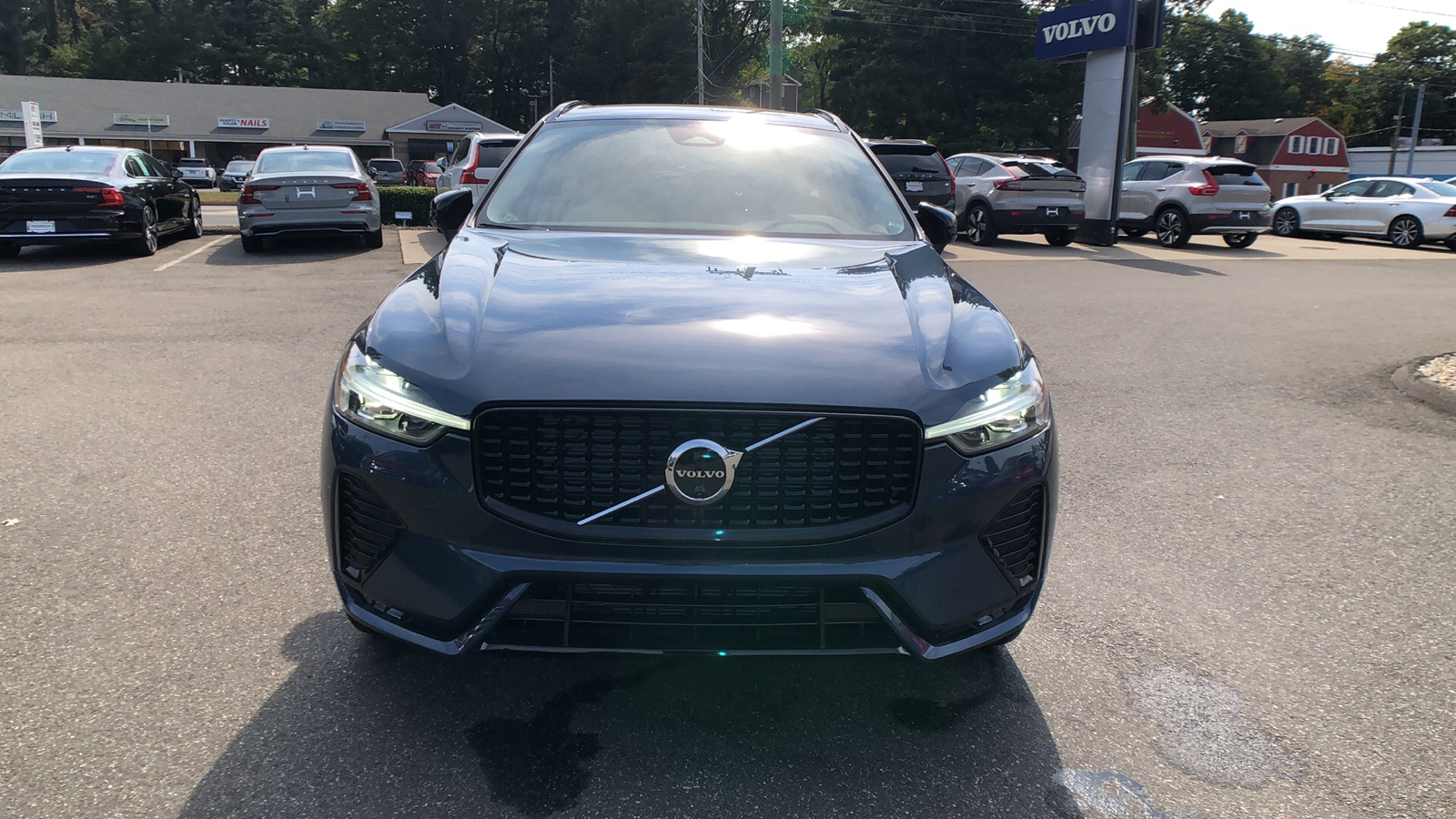 2025 Volvo XC60 Plus 2