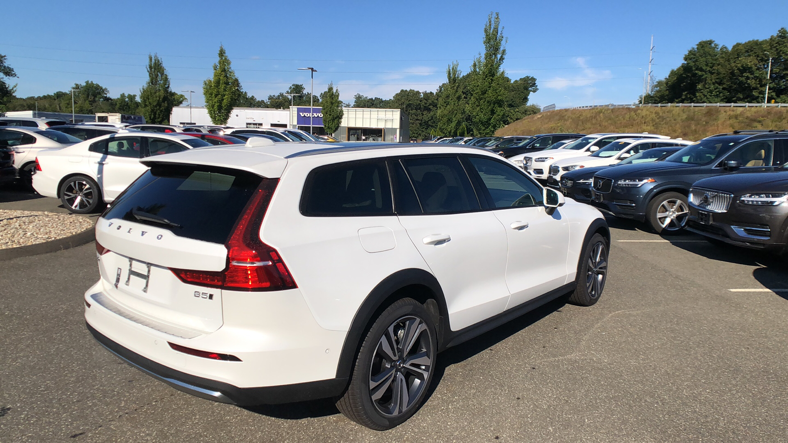 2025 Volvo V60 Cross Country Plus 7