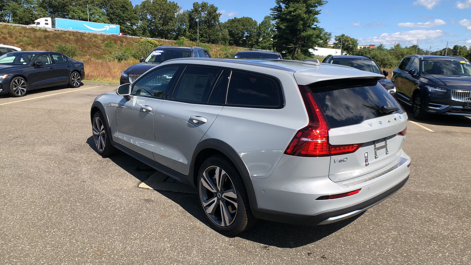 2025 Volvo V60 Cross Country Plus 5