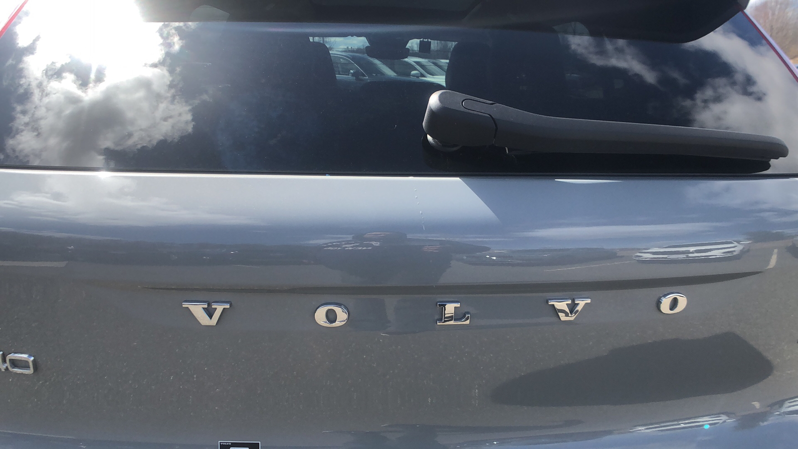 2024 Volvo XC40 Core Dark Theme 39