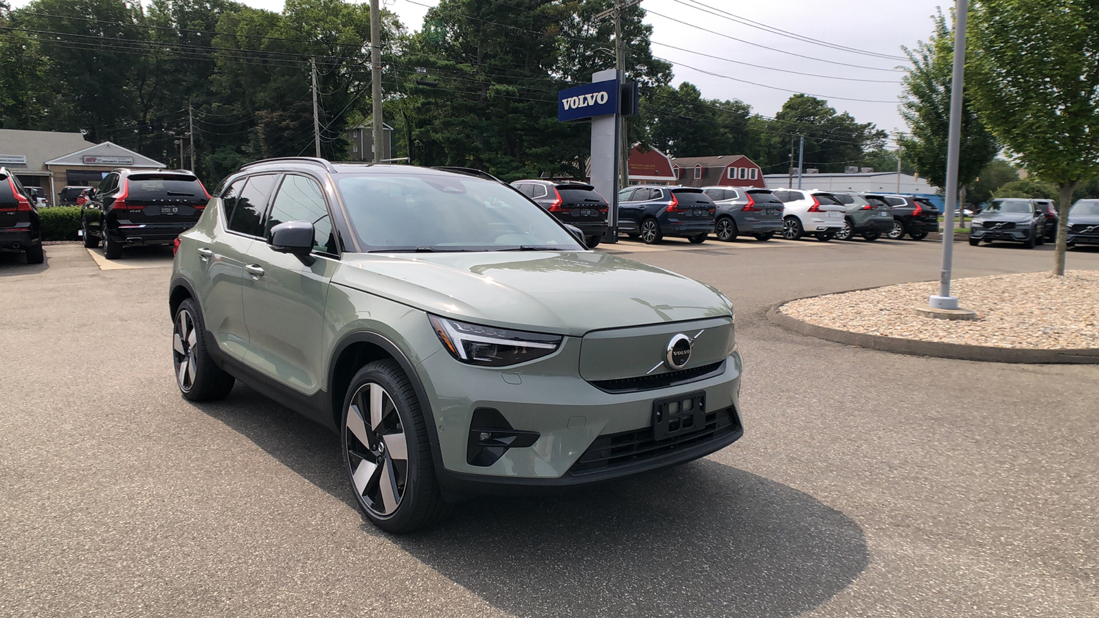 2024 Volvo XC40 Recharge Pure Electric Ultimate 1