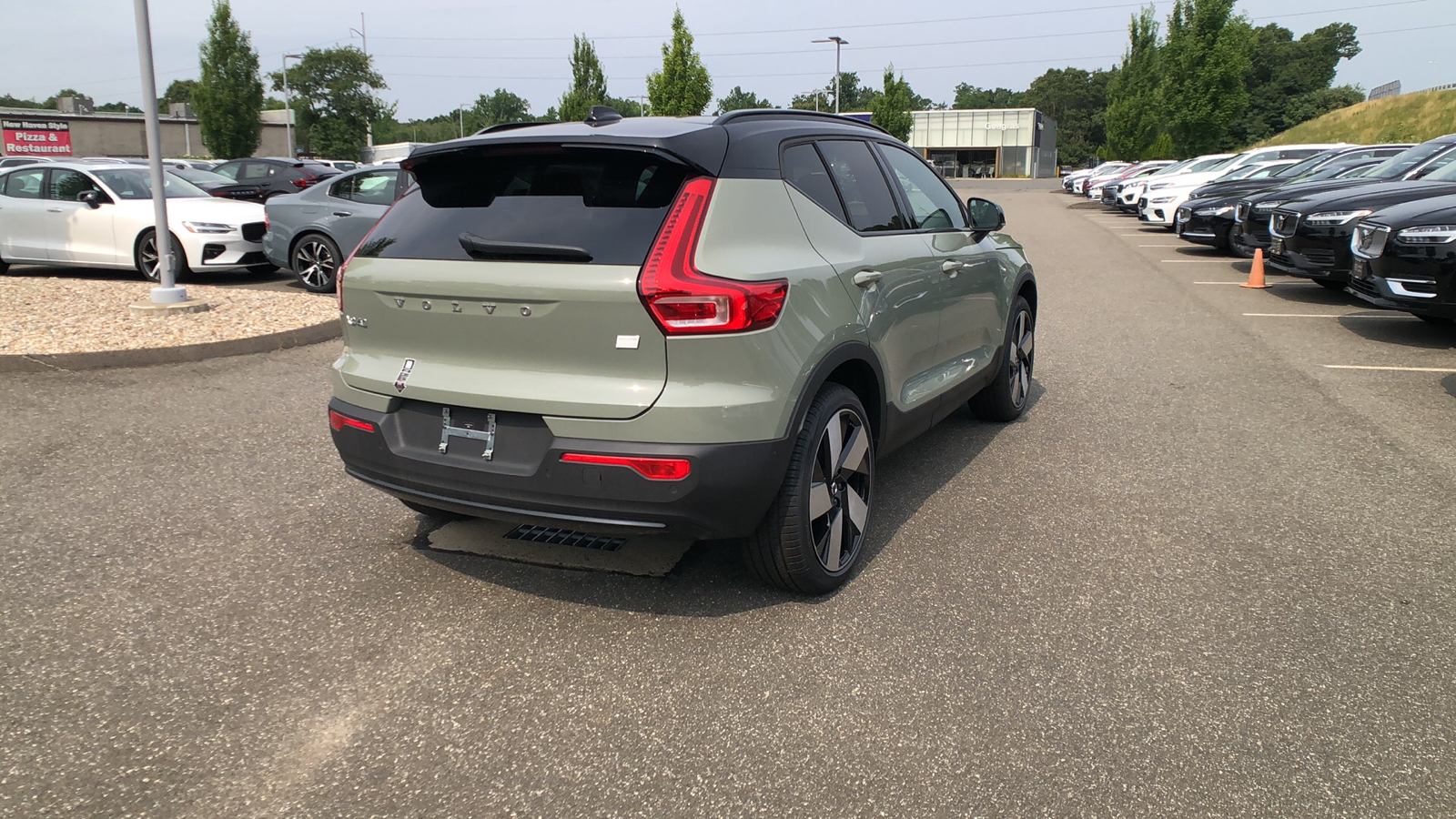 2024 Volvo XC40 Recharge Pure Electric Ultimate 9