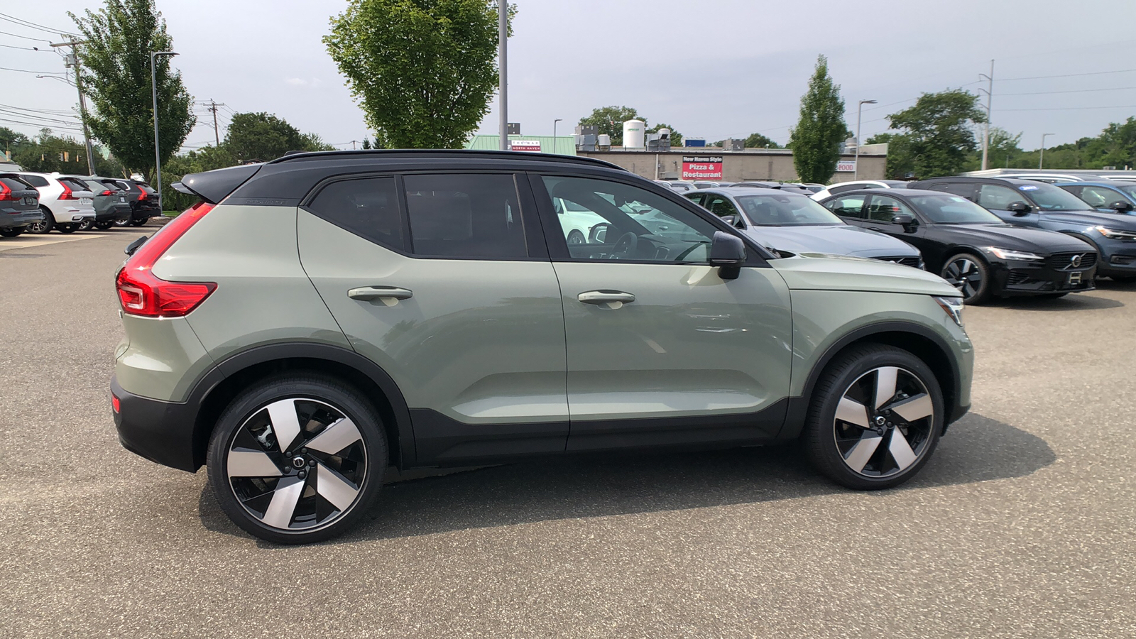 2024 Volvo XC40 Recharge Pure Electric Ultimate 11