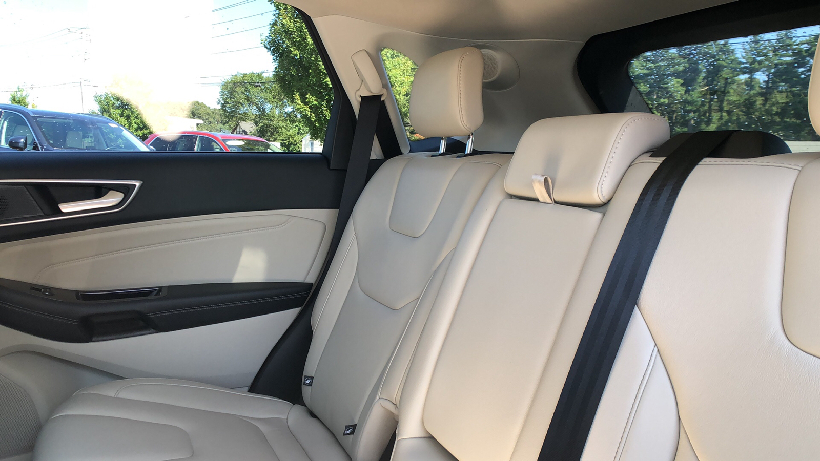 2019 Ford Edge Titanium 33