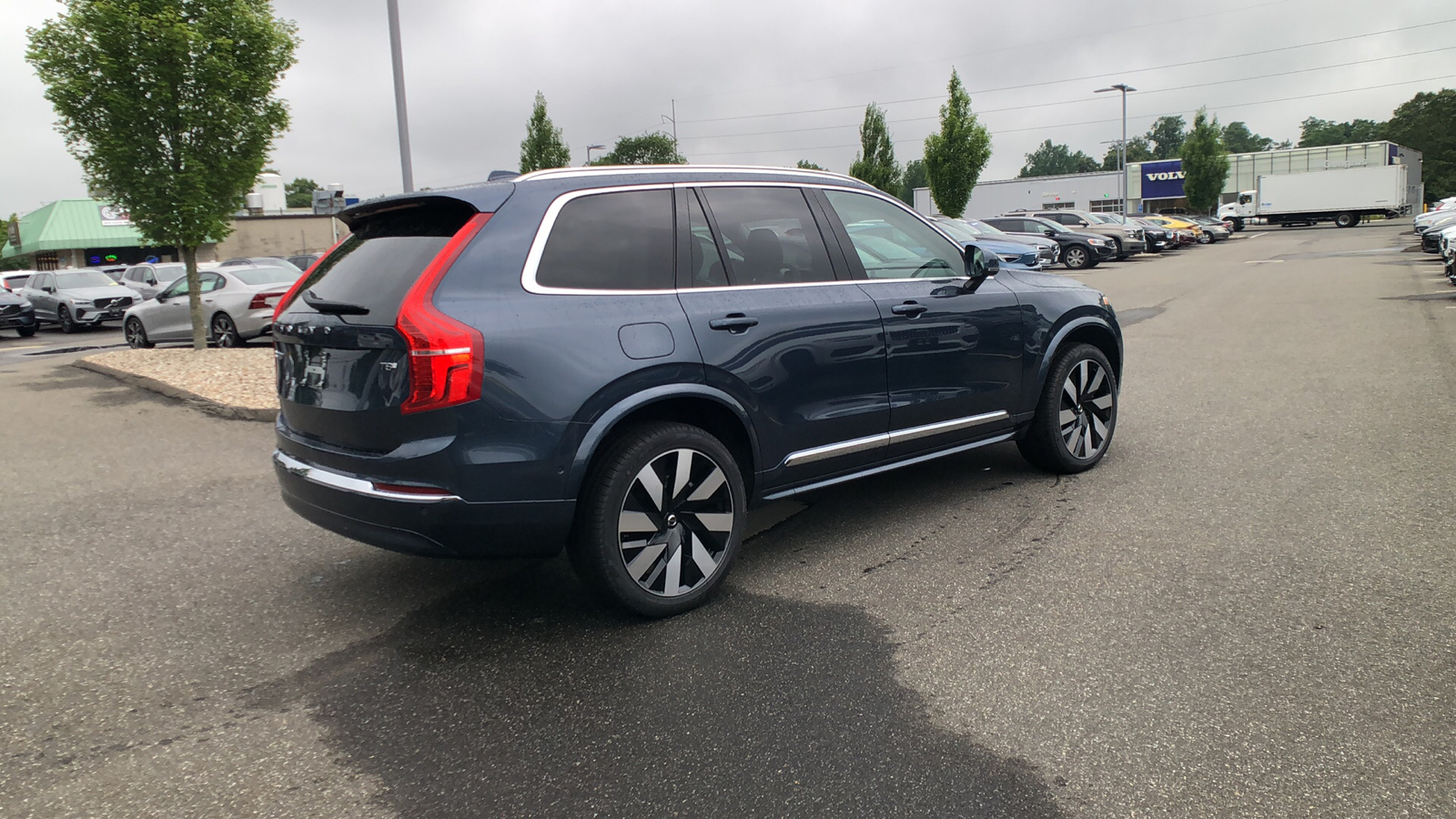 2025 Volvo XC90 Plug-In Hybrid Plus 10