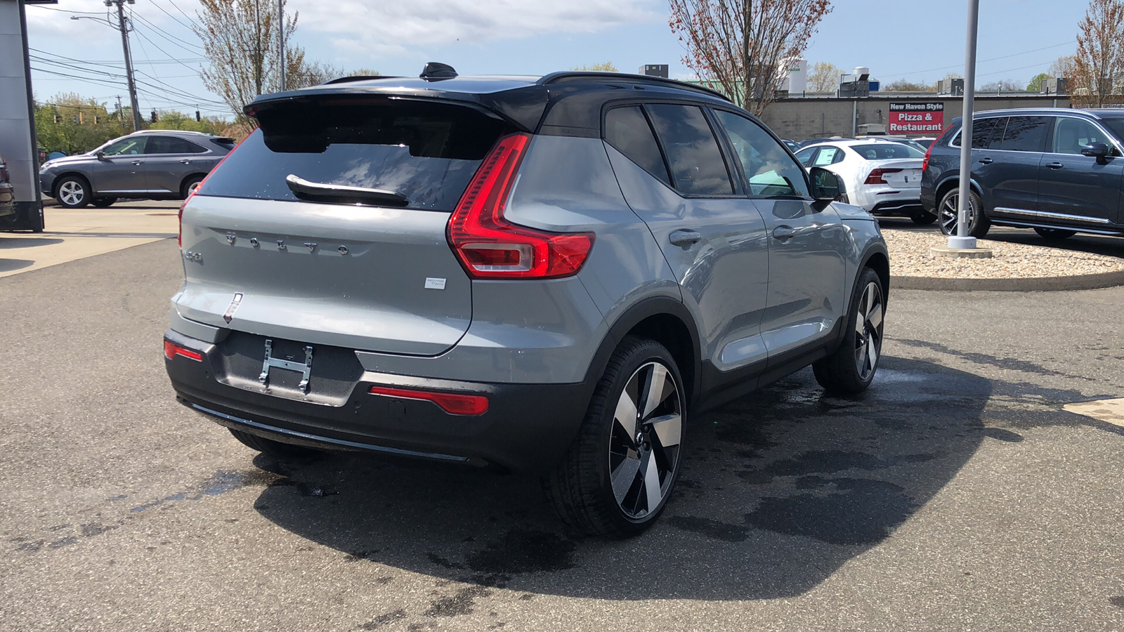 2024 Volvo XC40 Recharge Pure Electric Ultimate 6