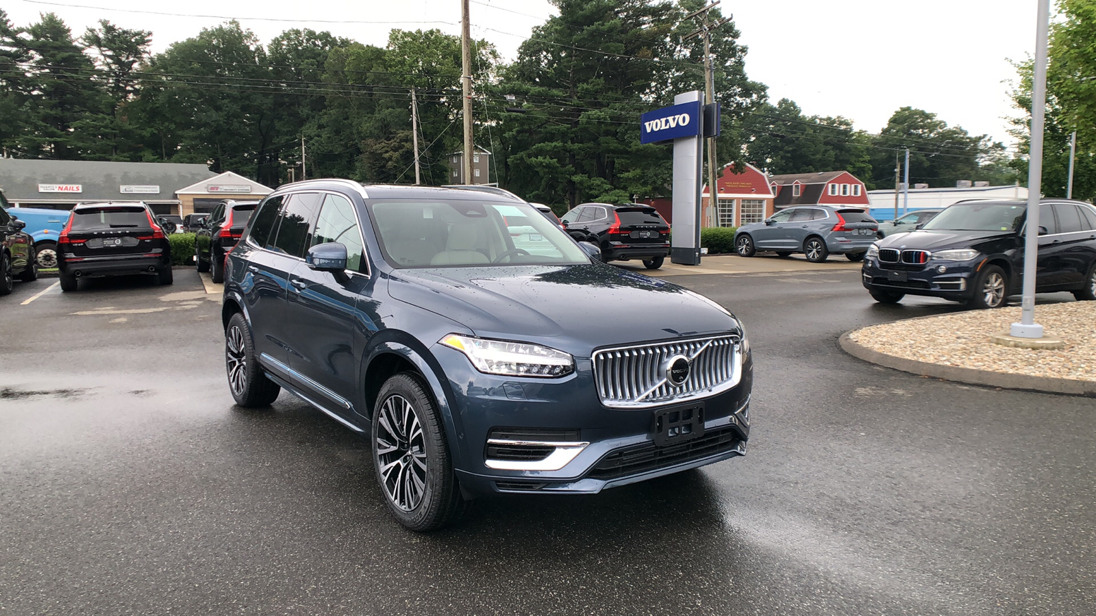 2025 Volvo XC90 Plug-In Hybrid Plus 1