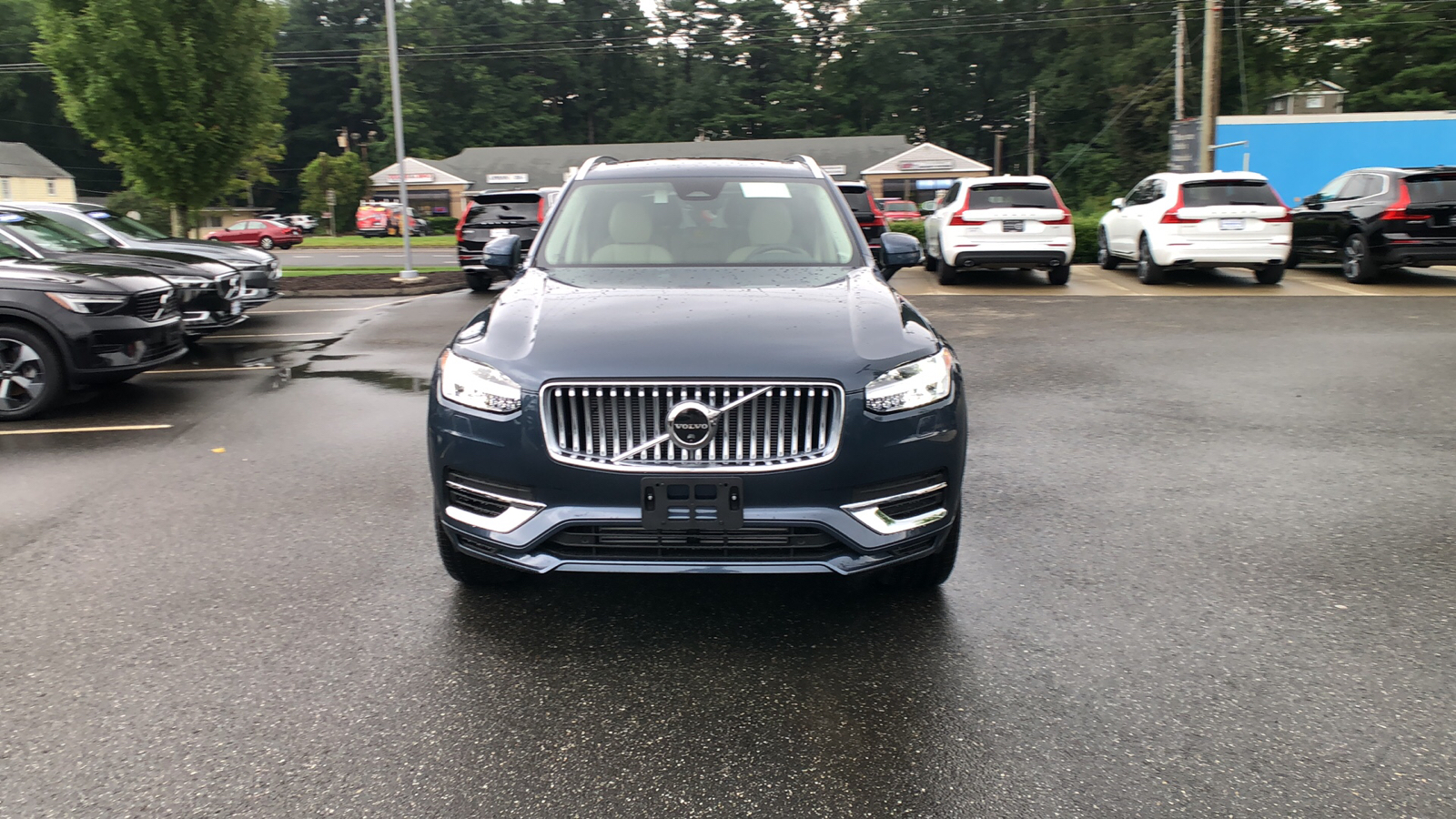 2025 Volvo XC90 Plug-In Hybrid Plus 2