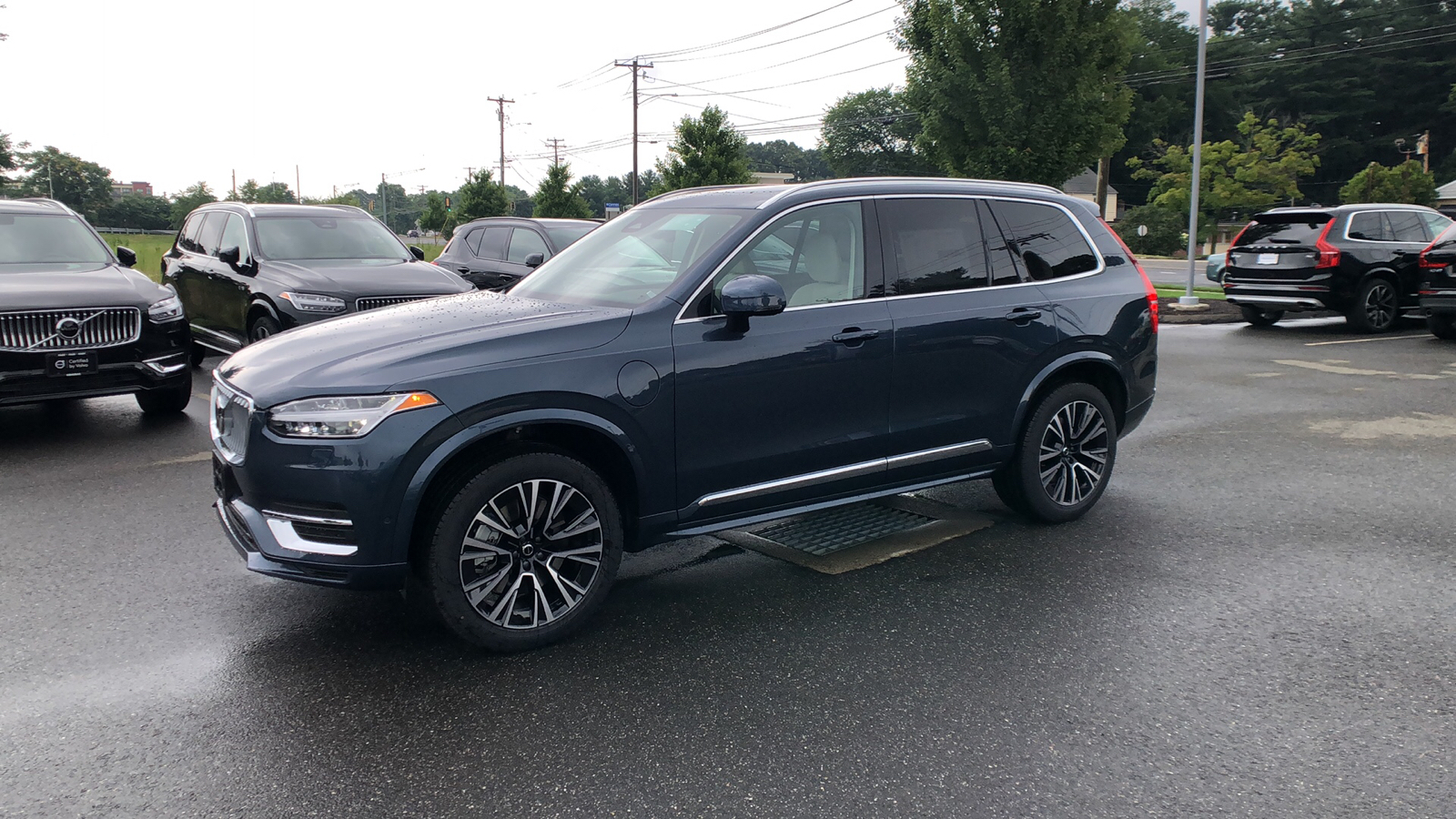 2025 Volvo XC90 Plug-In Hybrid Plus 4