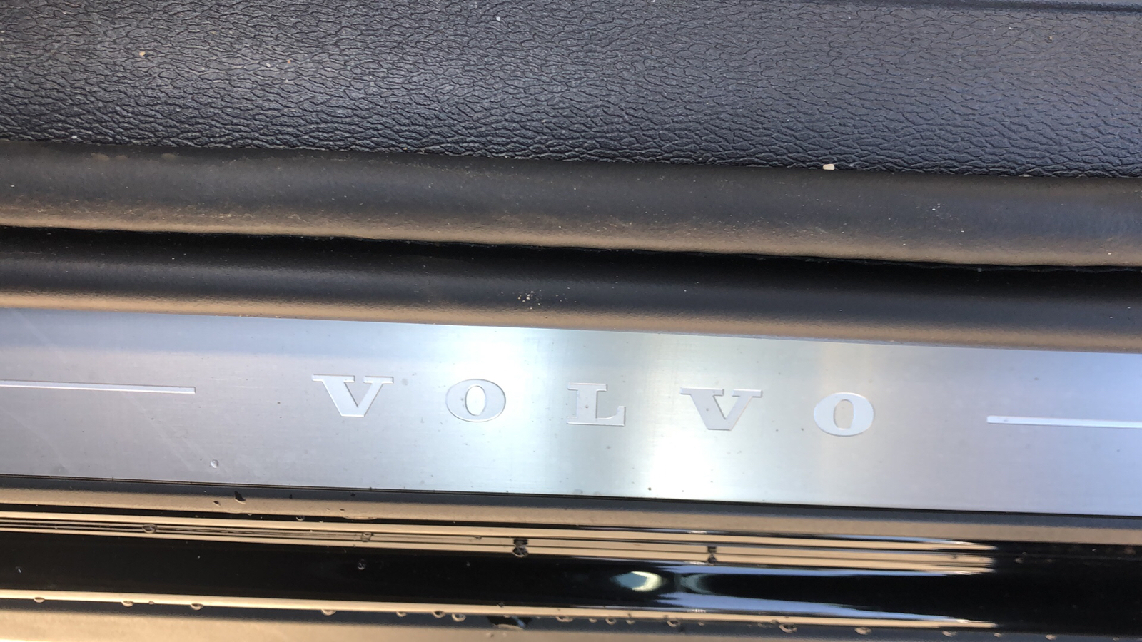 2024 Volvo XC40 Plus Bright Theme 10