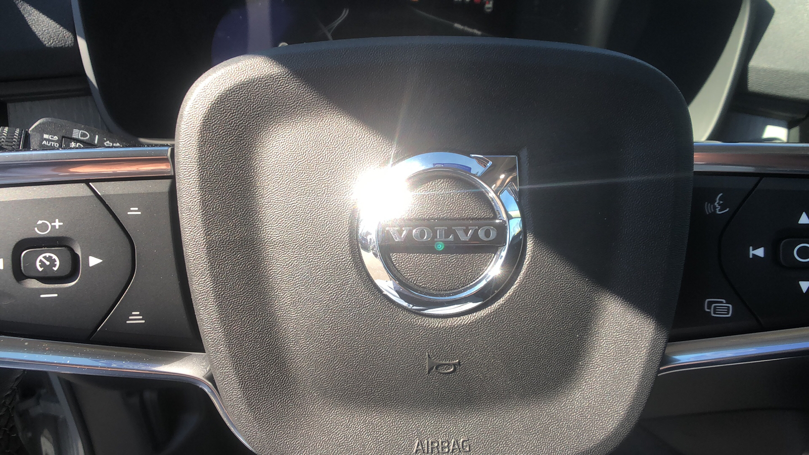 2024 Volvo XC40 Ultimate Bright Theme 14