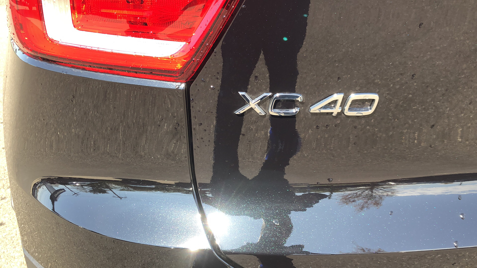 2024 Volvo XC40 Plus Dark Theme 24