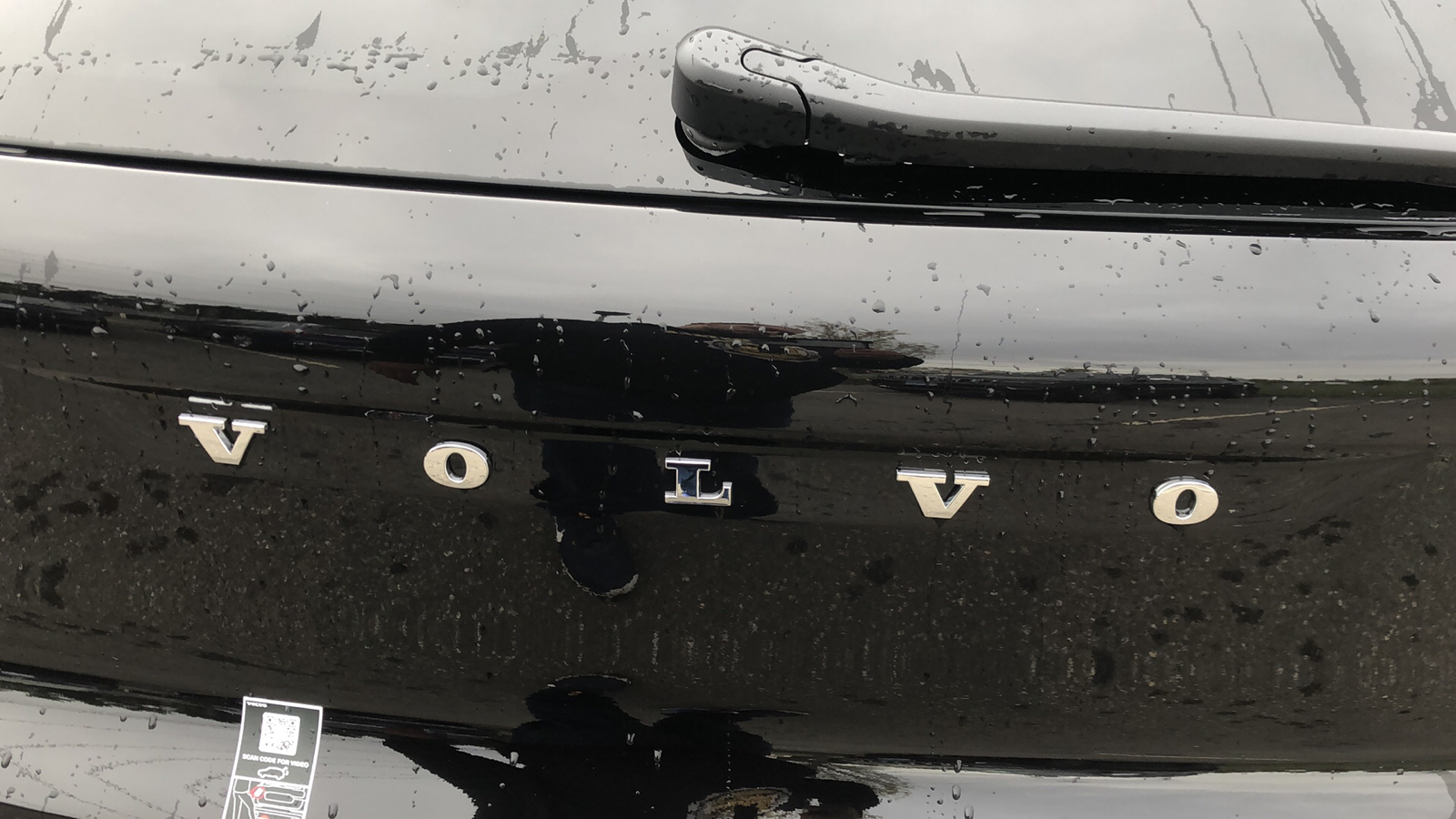 2024 Volvo XC40 Plus Dark Theme 33