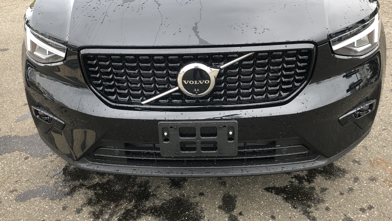 2024 Volvo XC40 Plus Dark Theme 39