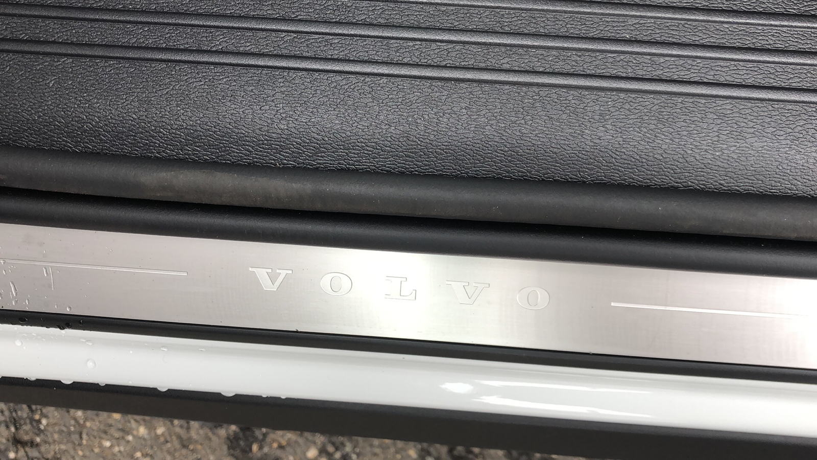 2024 Volvo XC40 Ultimate Dark Theme 10