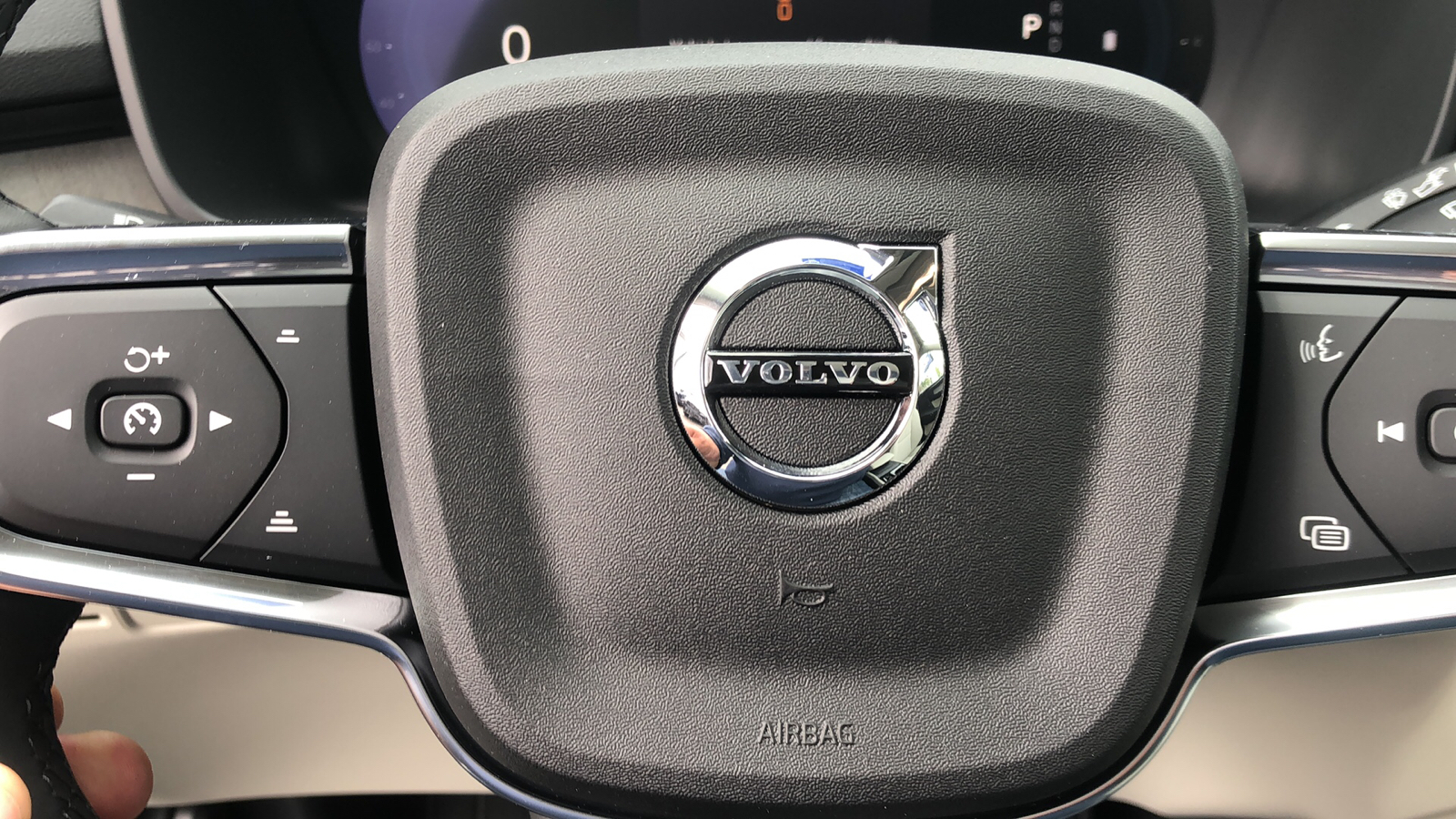 2024 Volvo XC40 Ultimate Bright Theme 13