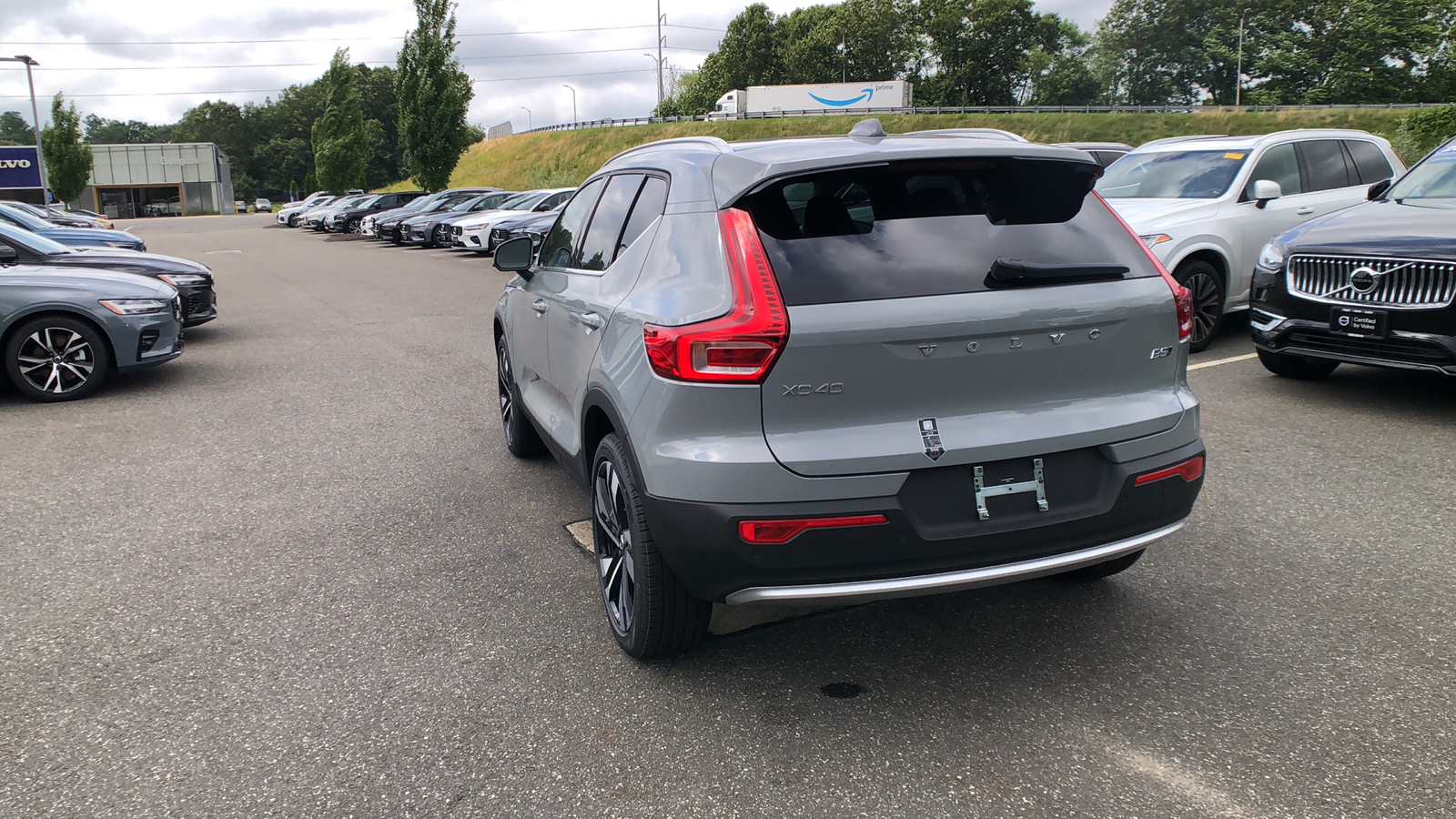 2025 Volvo XC40 Plus Bright Theme 7